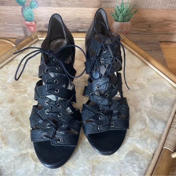 Valeria Grossi black leather lace up heels women’s 39 US 8.5 snakeskin print - Picture 2 of 9